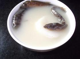 泥鳅淮山汤的做法